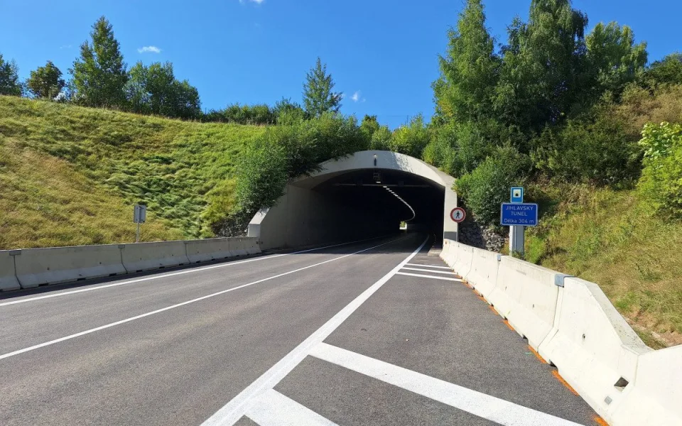 Úleva pro řidiče. Zítra se otevře opravený úsek na I/38 včetně tunelu
