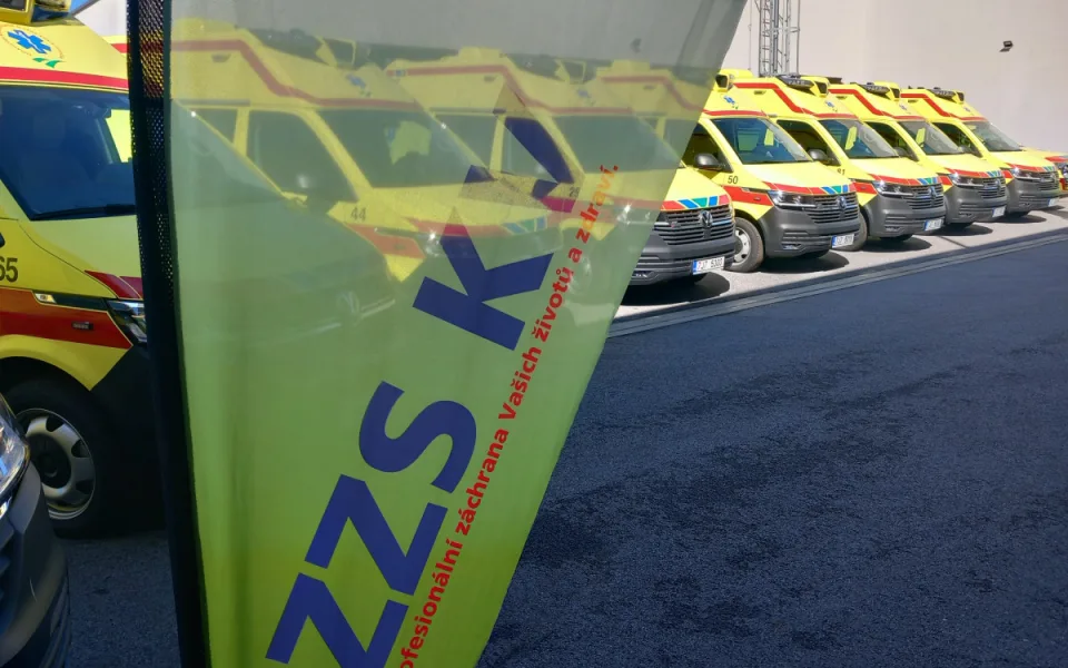 VIDEO: Záchranáři mají nové sanitky. Hlasité sirény nepřekračují hlukové limity