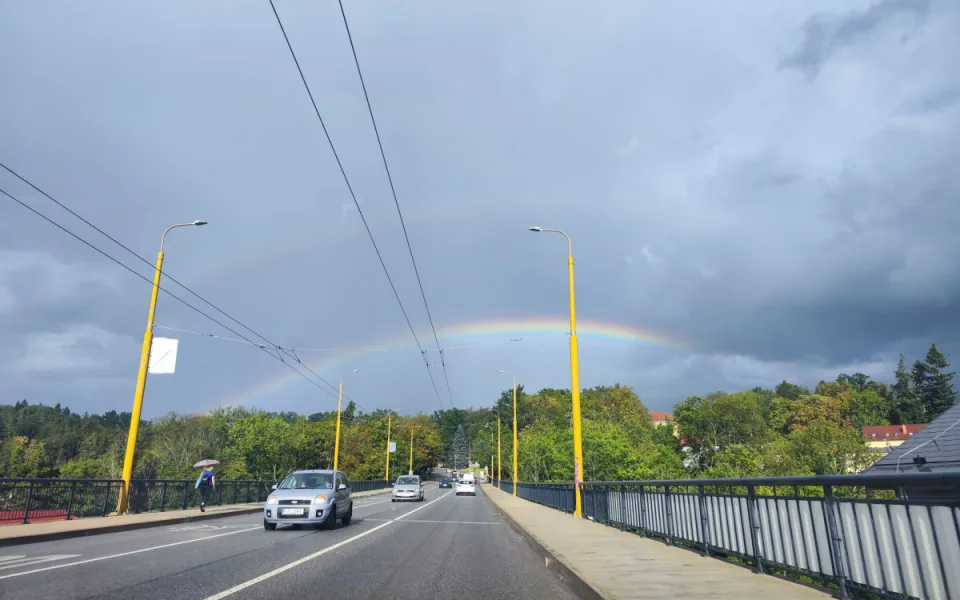 Sobotní duha na Vysočině, někde i dvojitá. Podívejte se