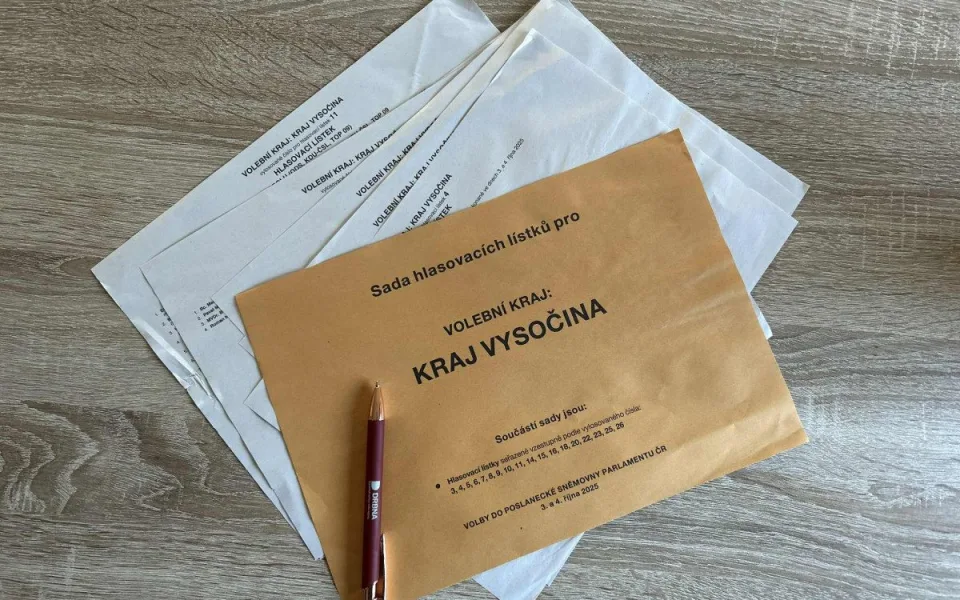 Ve volbách na Vysočině kandidují i šotouš, nadšený hokejista a freestyle motokrosař