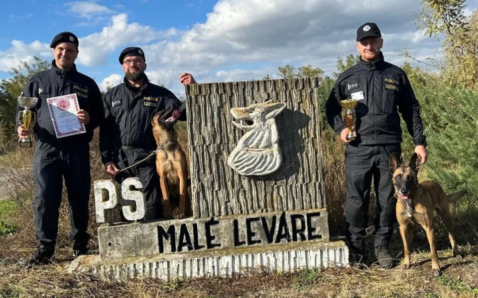 Policejní kynolog z Vysočiny byl při závodech na Slovensku úspěšný. Foto: Se svolením Policie ČR