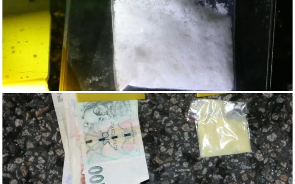 Policie na D1 dva dopadla dealery z Jihlavy. Jeden z nich drogy vyhodil na vozovku