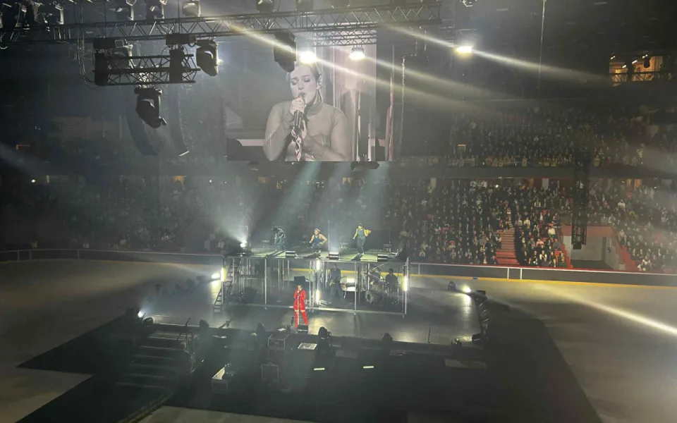 FOTO: Horácká aréna se slavnostně otevírá, koncert Ewy Farné právě začal