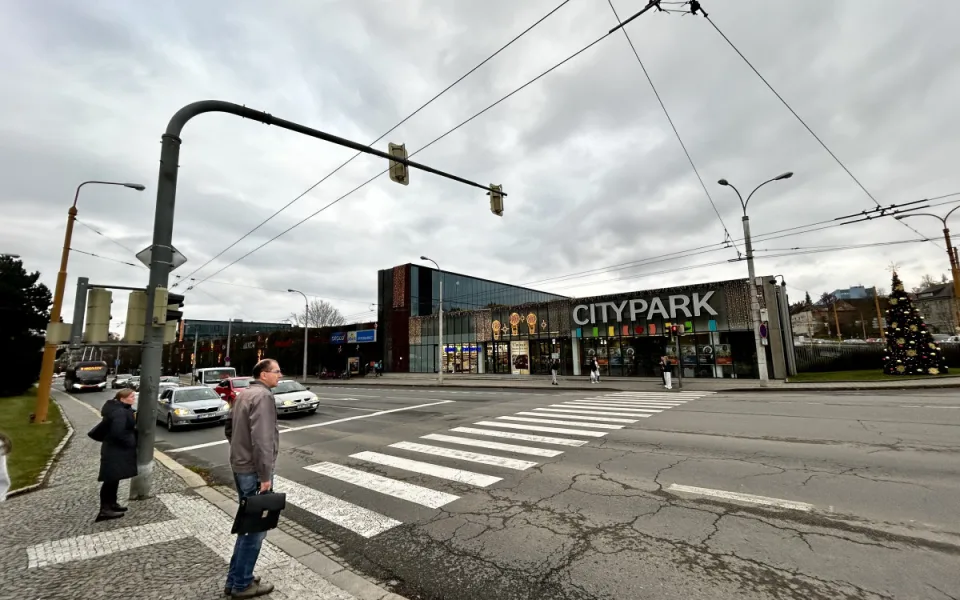 Vylepšené semafory v Jihlavě. Budou umět reagovat na aktuální dopravní situaci