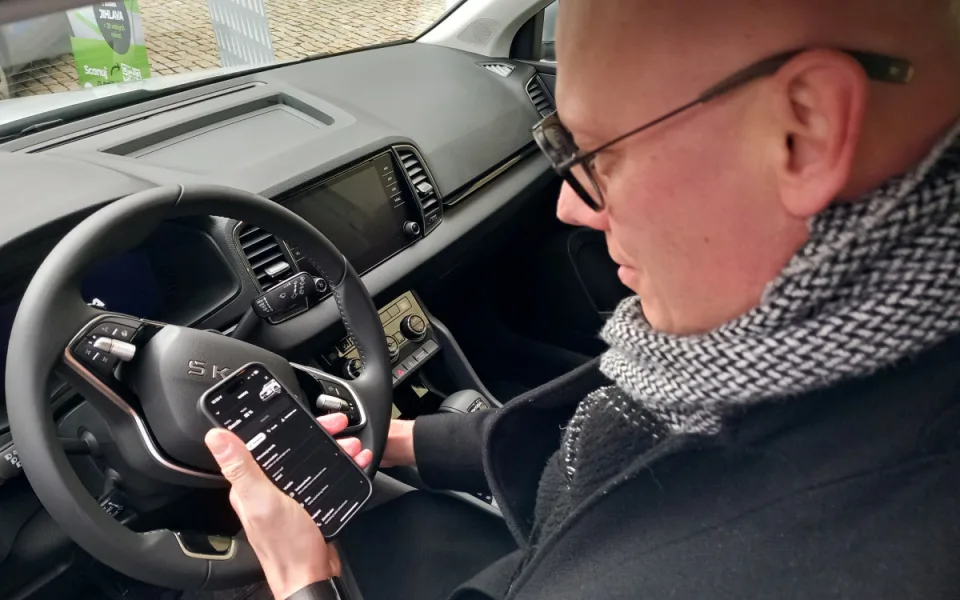 VIDEO: Půjčit si v Jihlavě sdílené auto je jednoduché, za parkování se neplatí