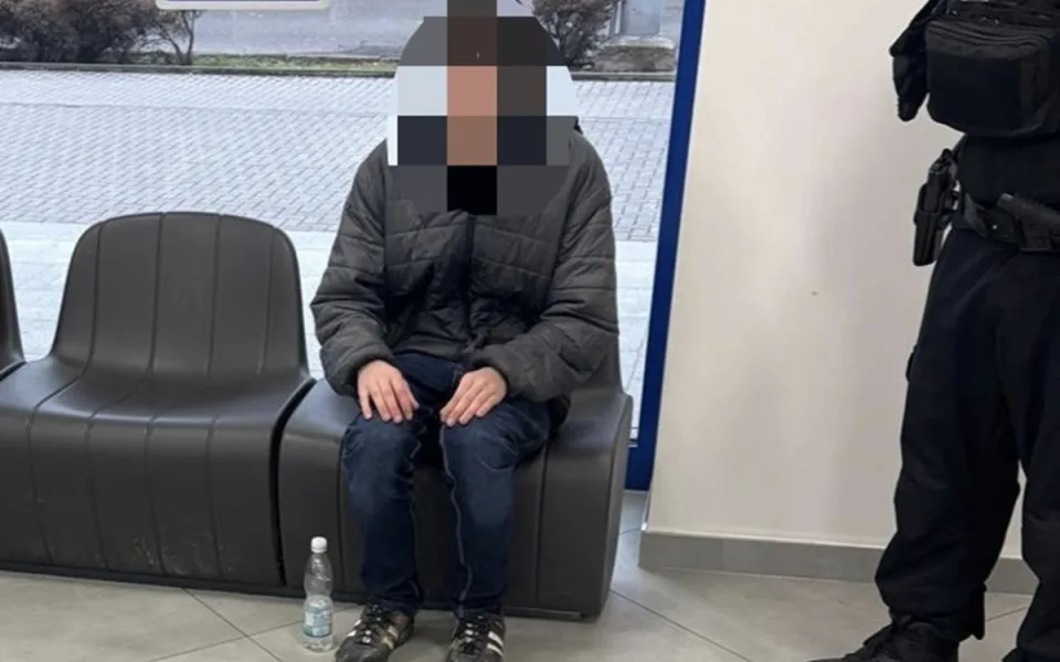 Jihlavští strážníci opět pomáhali na nádraží. O mladíka měla obavy jeho matka. Foto: Se svolením MP Jihlava