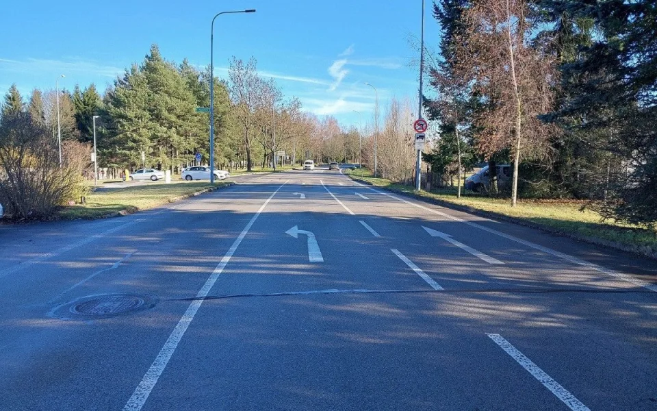 Řidič mercedesu srazil ve Žďáru nad Sázavou cyklistu. Policisté hledají svědky. Foto: Se svolením Policie ČR