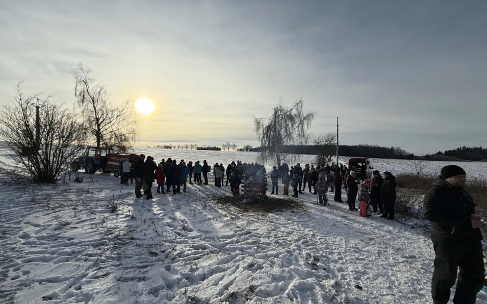 Demolice mostu je nezastavila. Řehořov a Nadějov vyrazily na společný novoroční výšlap