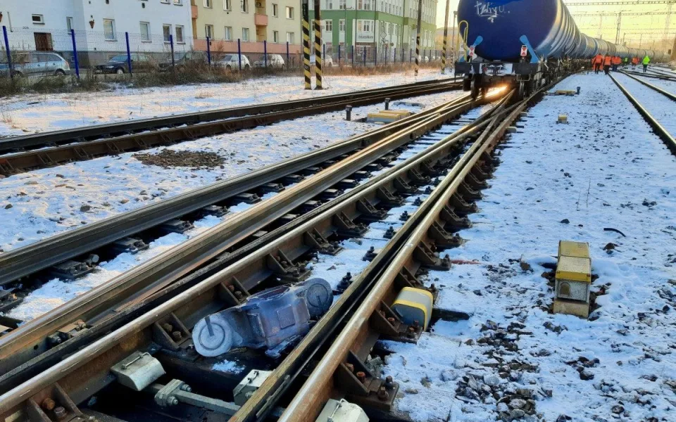 V Havlíčkově Brodě vykolejil cisternový vagon, omezený je provoz na Okrouhlici