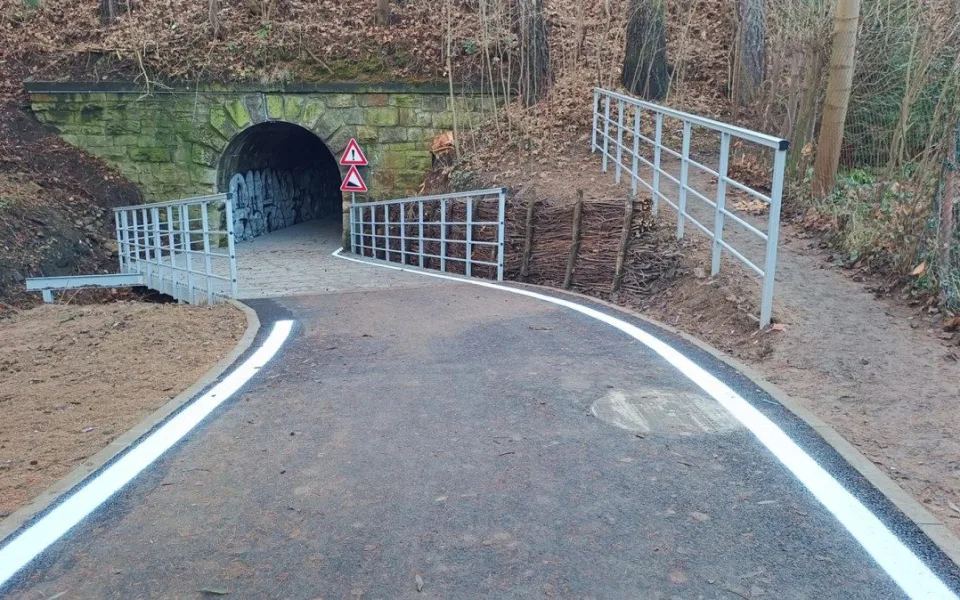 Nová cyklostezka propojuje Bedřichov s nádražím, jezdit se po ní už smí. Foto: Se svolením města Jihlava