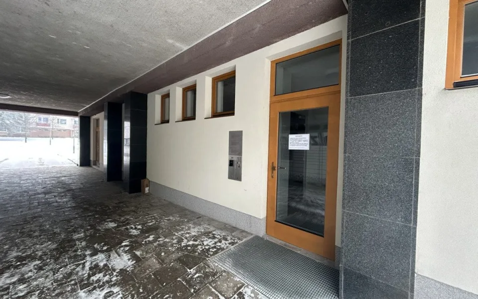Moderní toalety v Třešti obstály. I po měsících jsou podle starosty jako nové