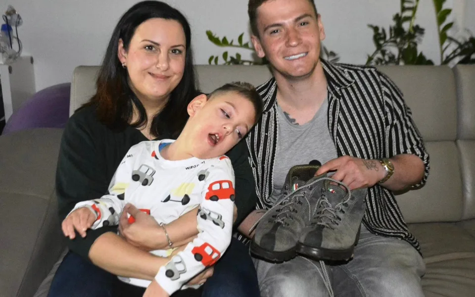Ušel cestu Z Třebíče do Milána. Teď Nico Moro pomůže čtyřletému Damiánkovi