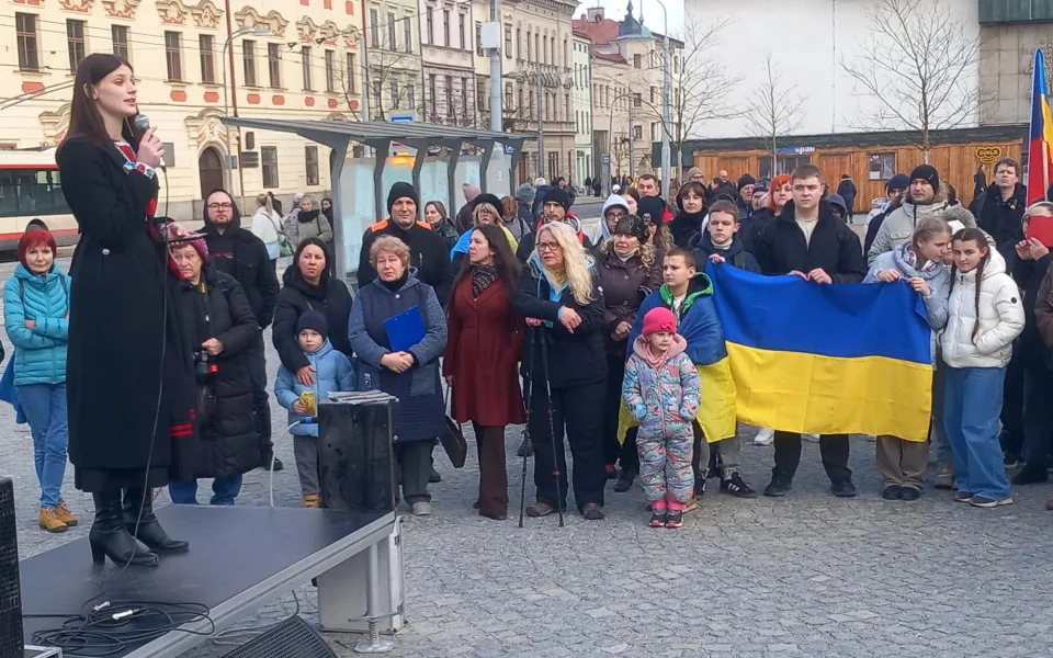 ON-LINE: „Stojíme za Ukrajinou“. Jihlava si dnes připomíná začátek války