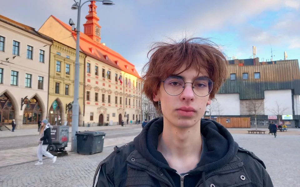 Pokud to bude potřeba, nebojím se svolat lidi, říká sedmnáctiletý Michael Hugo
