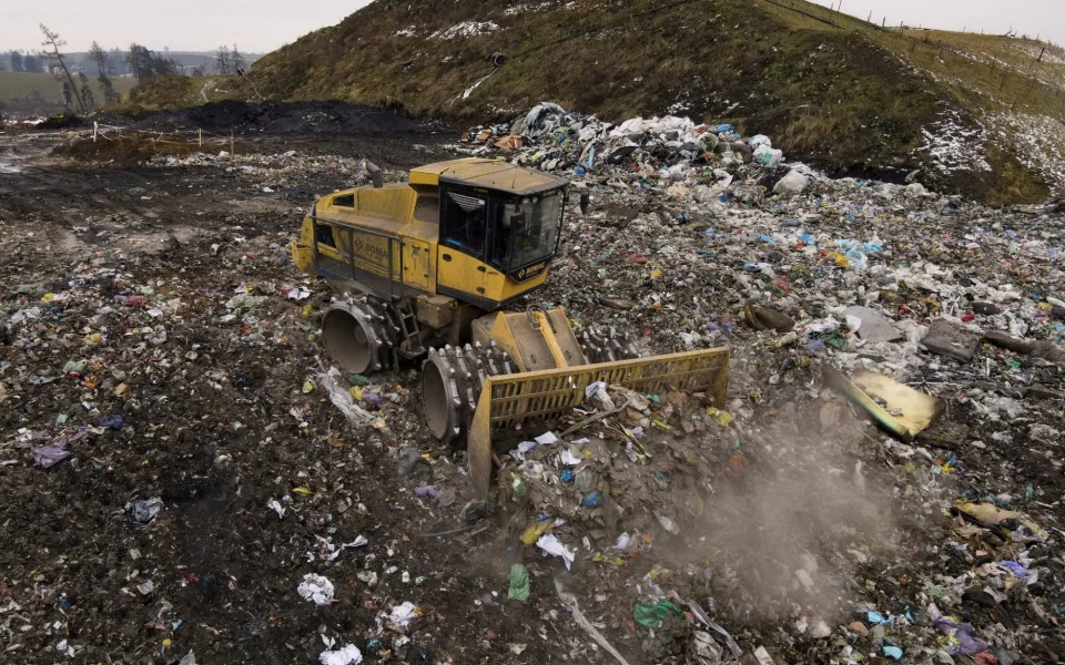 FOTO: V Brodě platí podle velikosti popelnice. Odpadu je méně, město ušetřilo miliony. Foto: Poskytlo Město Havlíčkův Brod/Libor Blažek