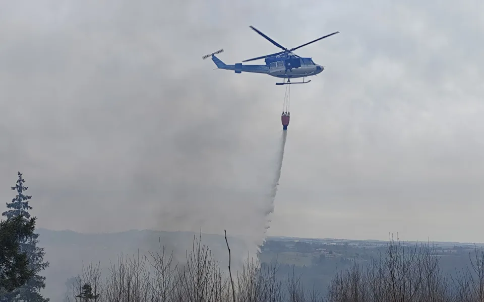 FOTO: U Vyskytné hoří les, hasiči odhadují škodu na pět milionů korun. Foto: HZS Kraje Vysočina