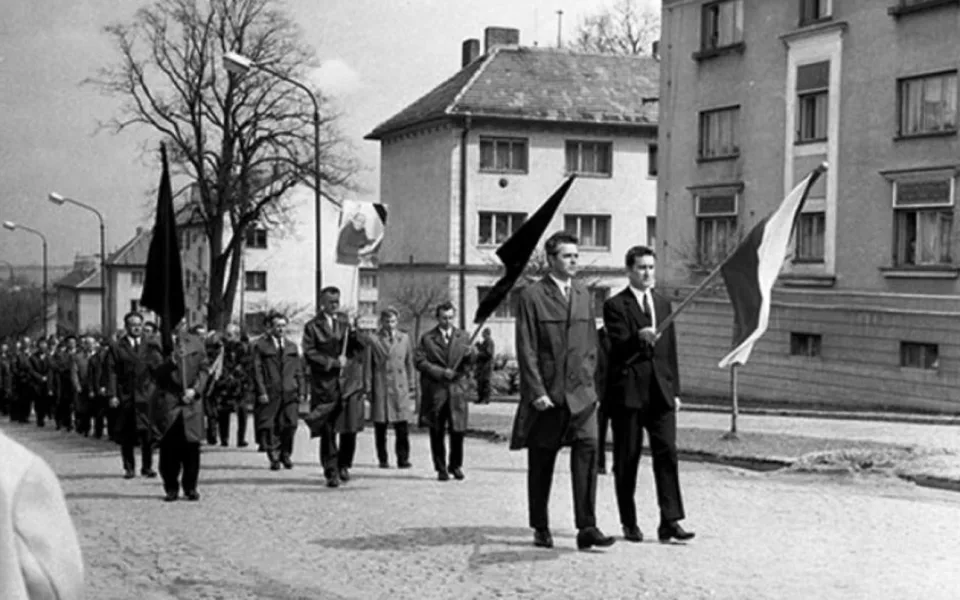 Pohřeb Evžena Plocka, který se konal 12. dubna 1969, zdroj: Paměť národa