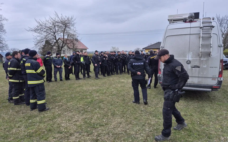 Pátrání po dívce z Pelhřimovska je zastaveno. Byla v lese, skončila v péči lékařů