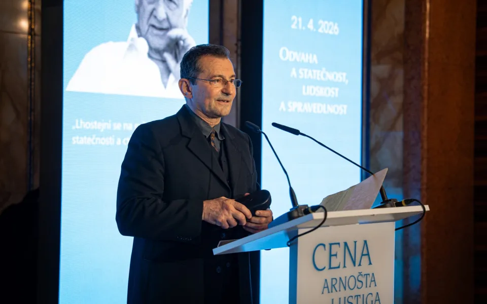Odvaha, lidskost, spravedlnost. Cenu Arnošta Lustiga získal Ondřej Vetchý