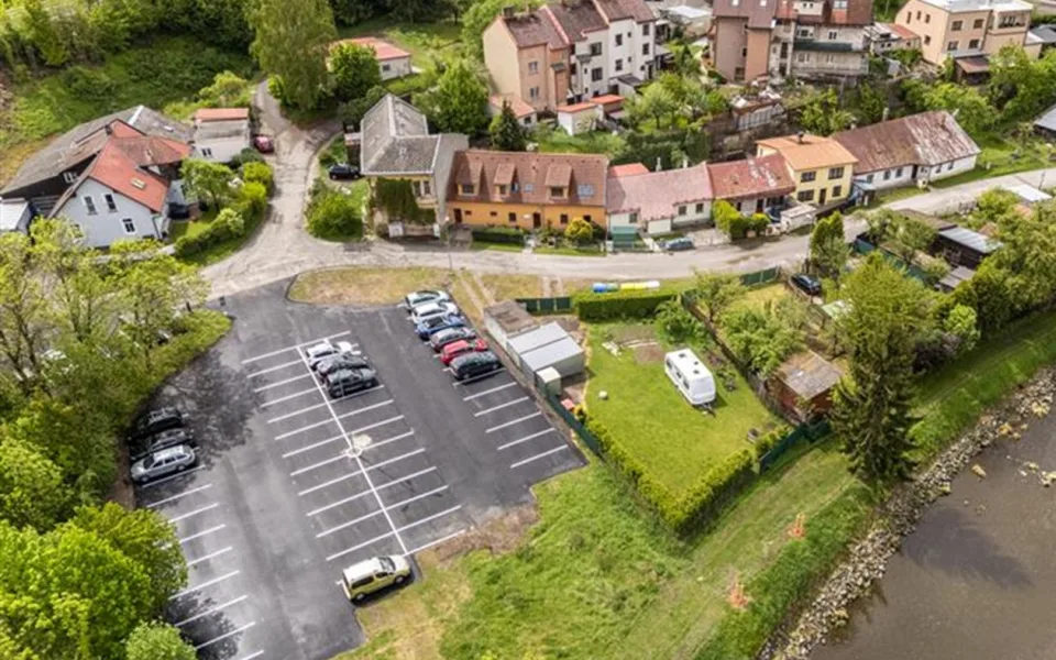 Nové parkoviště v Jihlavě: P+R Mostecká nabízí 49 míst, kde je stání zdarma. Foto: Město Jihlava