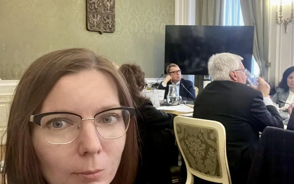 Karolína Kubisková se letos zúčastnila jednání u kulatého stolu v Senátu na téma Dítě v ohrožení. Foto: Poskytla Karolína Kubisková