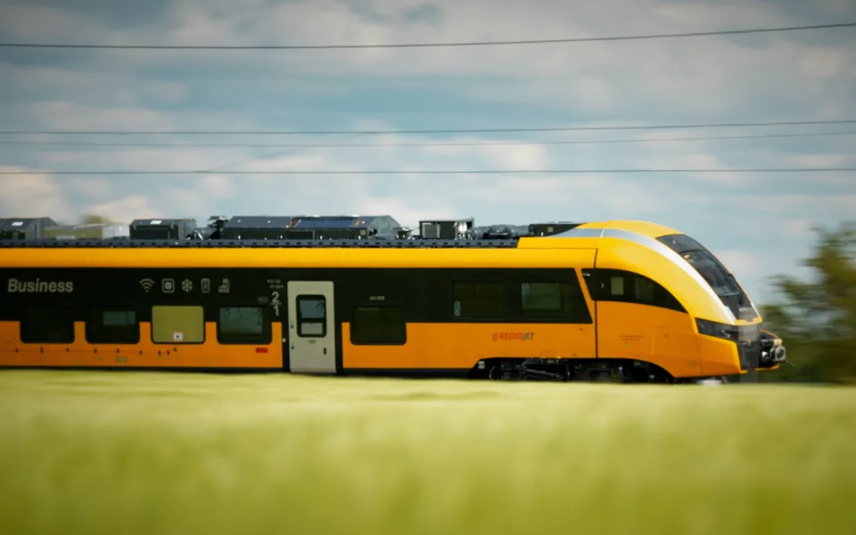 VIDEO: Nové vlaky pro Jihlavu mají za sebou rychlostní testy, míří na zkušební okruh. Foto: RegioJet