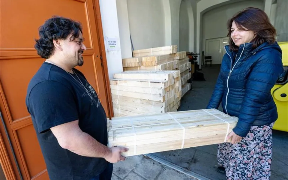 Domácnosti v Jihlavě si mohou pořídit dřevěné kompostéry za zvýhodněnou cenu