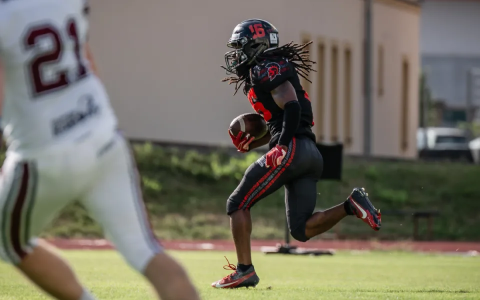 Vysočina Gladiators udrželi těsné vedení až do konce a znovu si zahrají Czech Bowl