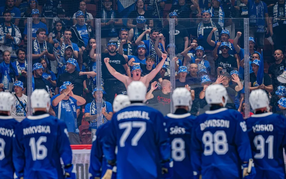 Utkání mezi Duklou a Kometou v Horácké aréně pokazila pyrotechnika v kotli hostů
