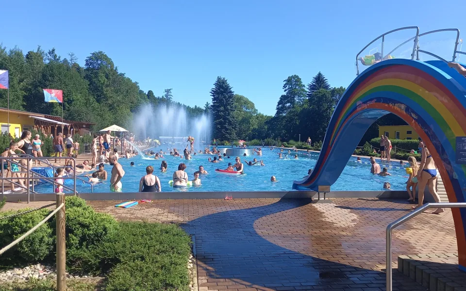 Letní koupaliště na Vysočině mají lepší návštěvnost než loni, ale není rekordní