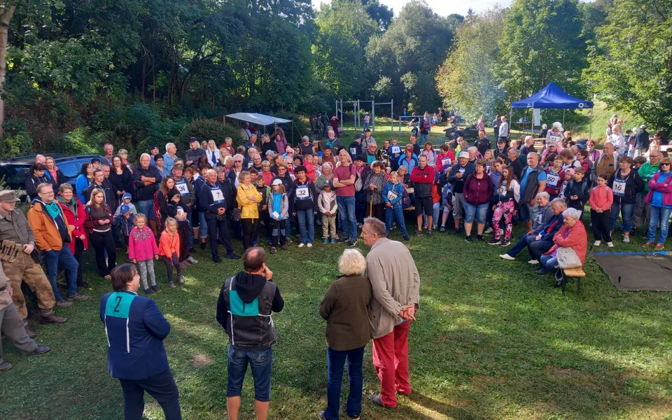 Branný závod seniorů a jejich vnoučat v Jihlavě přilákal rekordní počet účastníků